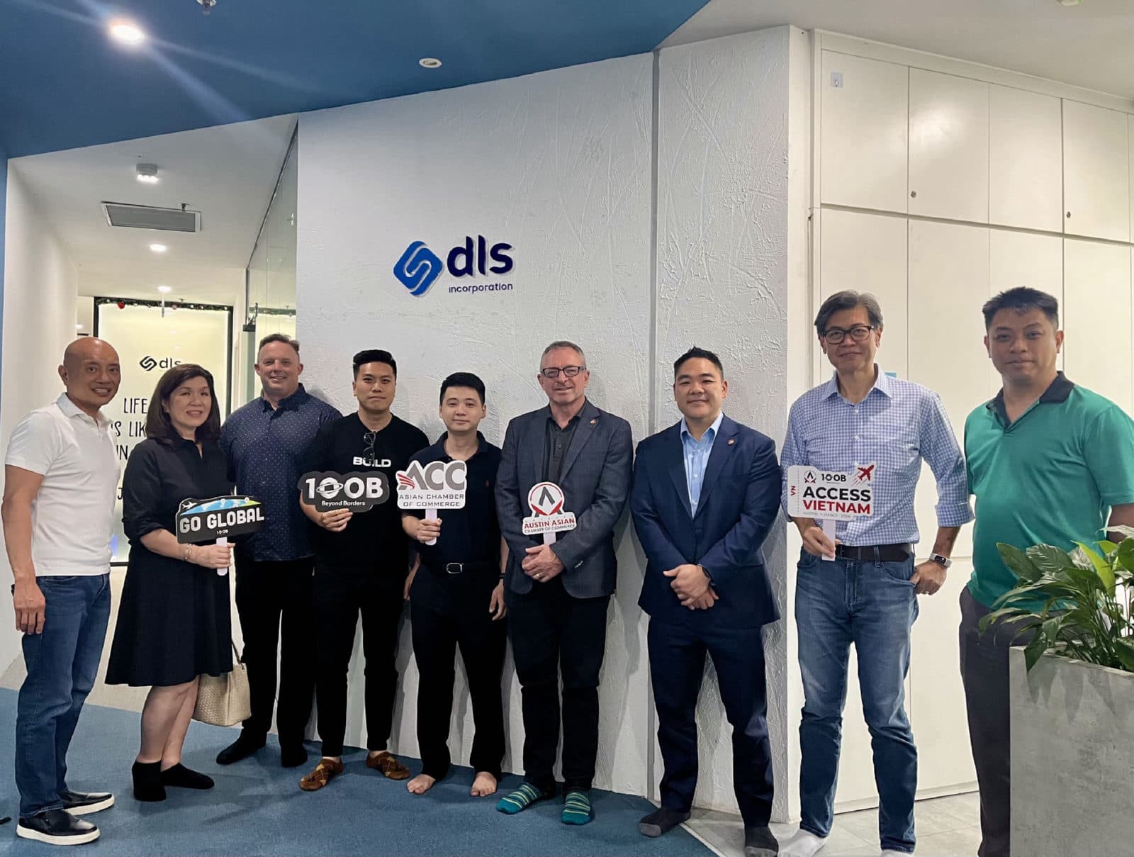 DLS Incorporation, Operators